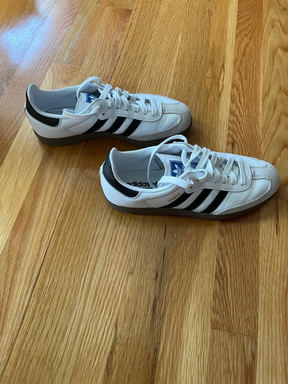 adidas women’s Samba sneakers - white and black - Picture 4 of 5